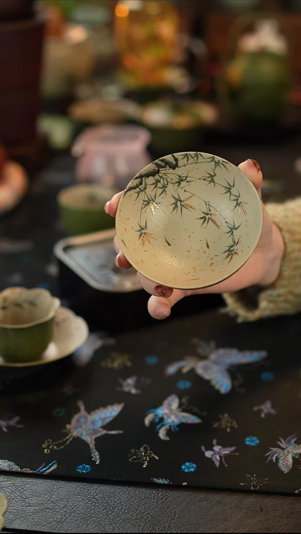 瓷片青橘手绘金竹沐风-尘茗普洱杯