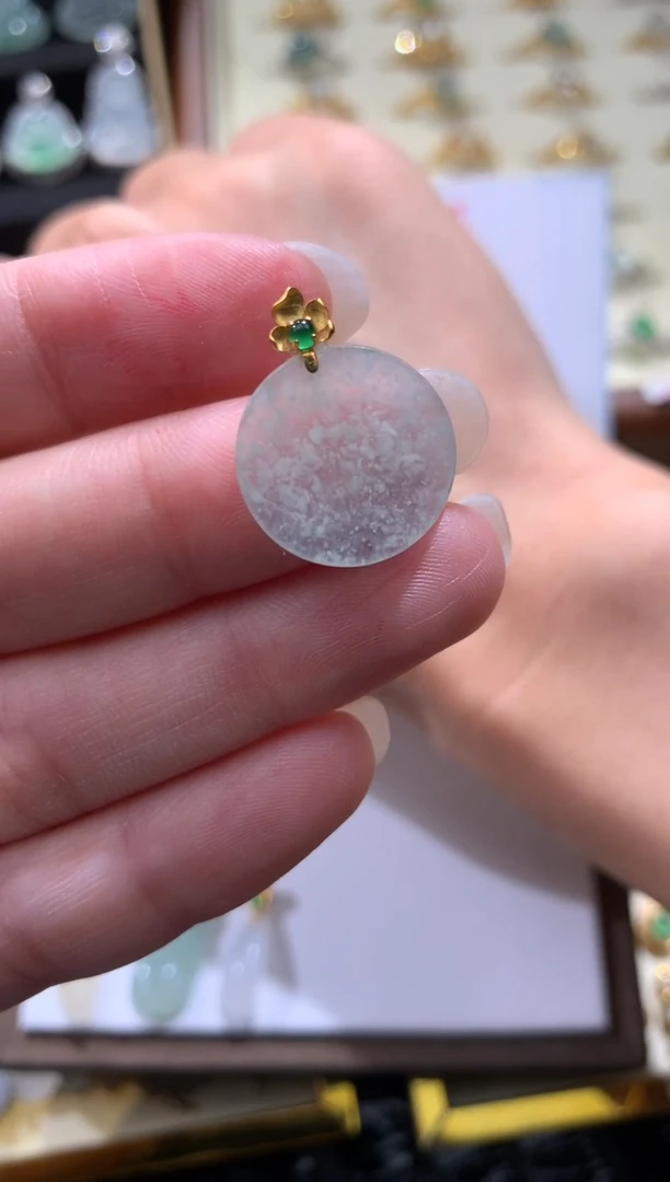 颈饰18K金镶嵌翡翠翡翠