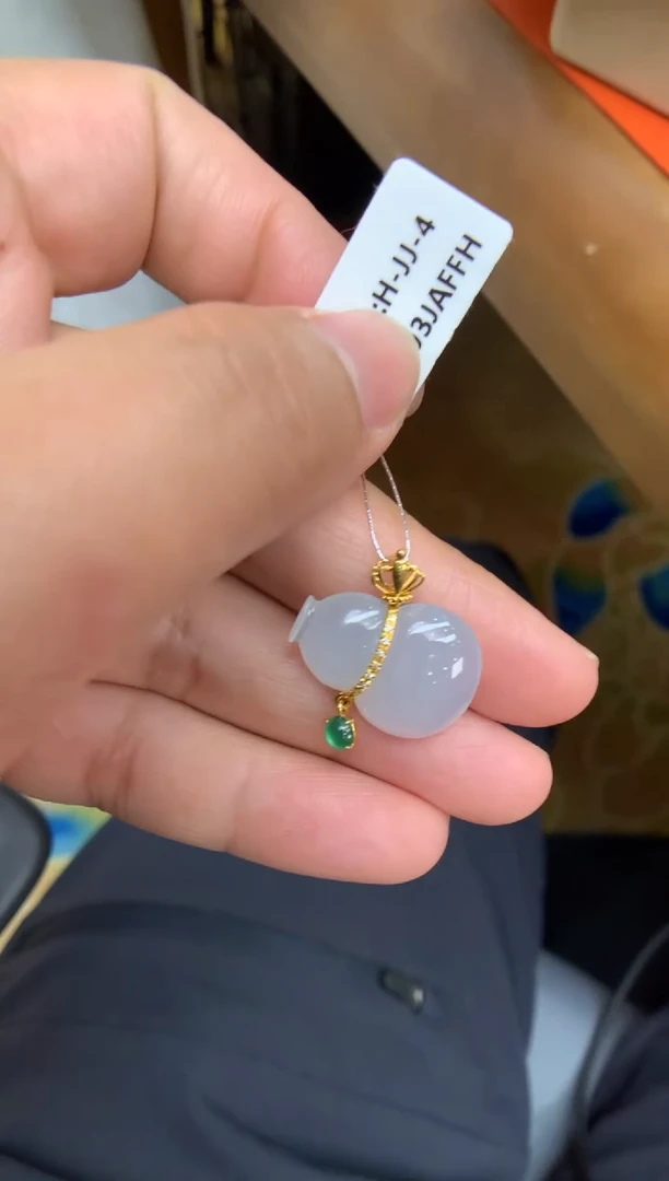【闪购商品】翡翠颈饰18K金镶嵌葫芦
