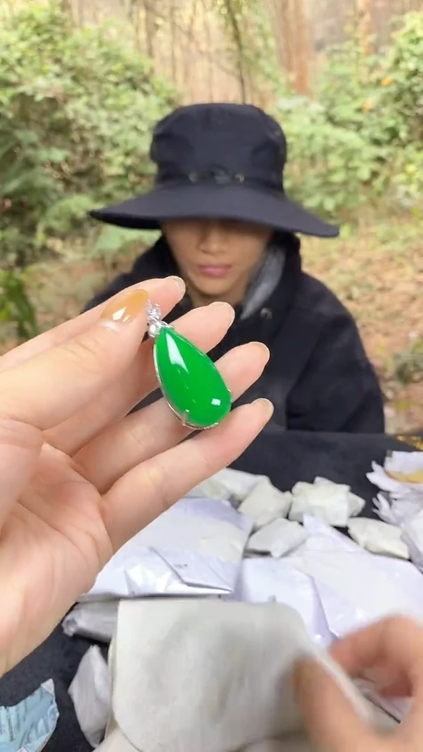 满色吊坠 所见即所得！！