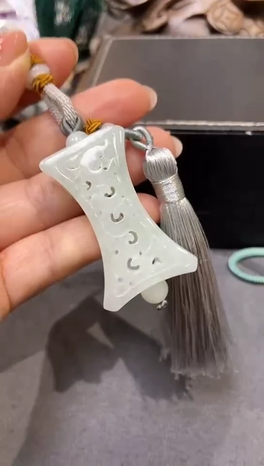 【闪购商品】翡翠颈饰未镶嵌吊坠