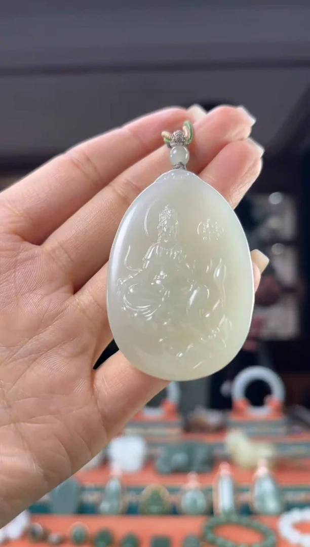 颈饰未镶嵌和田玉佩佩