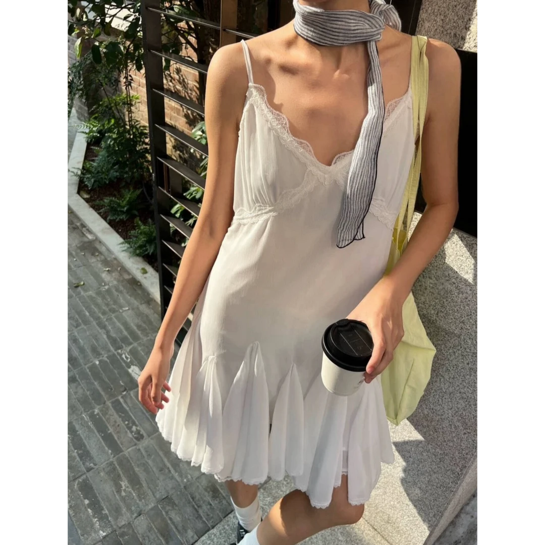 老吴的衣橱｜法式优雅蕾丝花边吊带连衣裙女FAL03