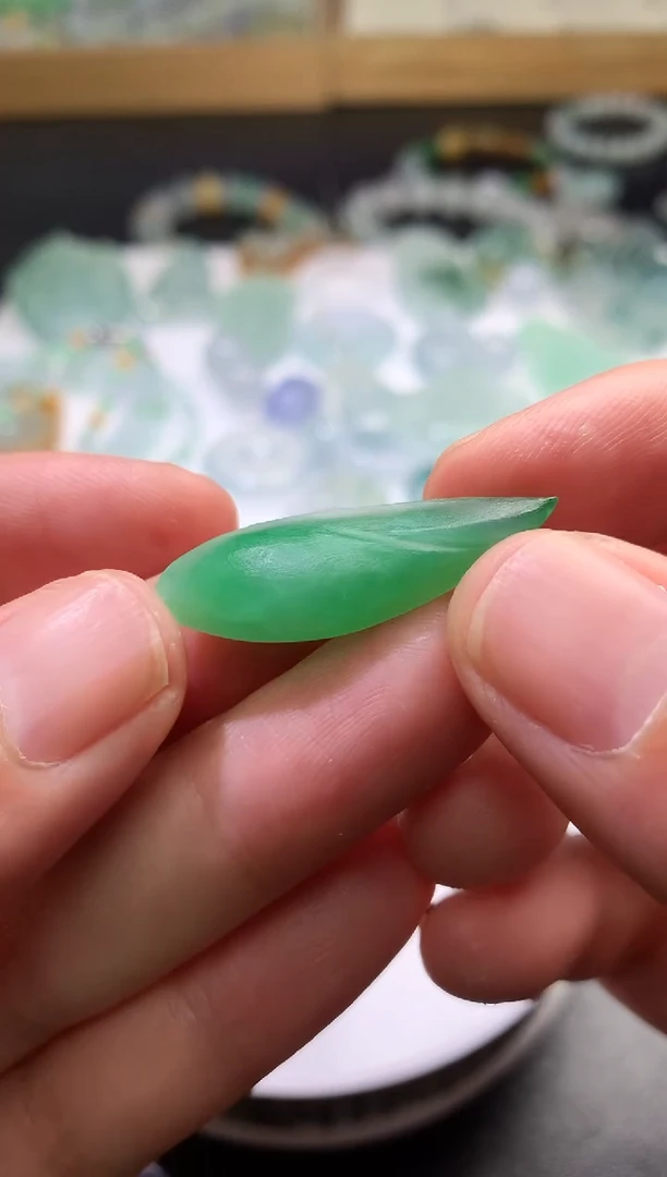 未镶嵌定制翡翠毛货