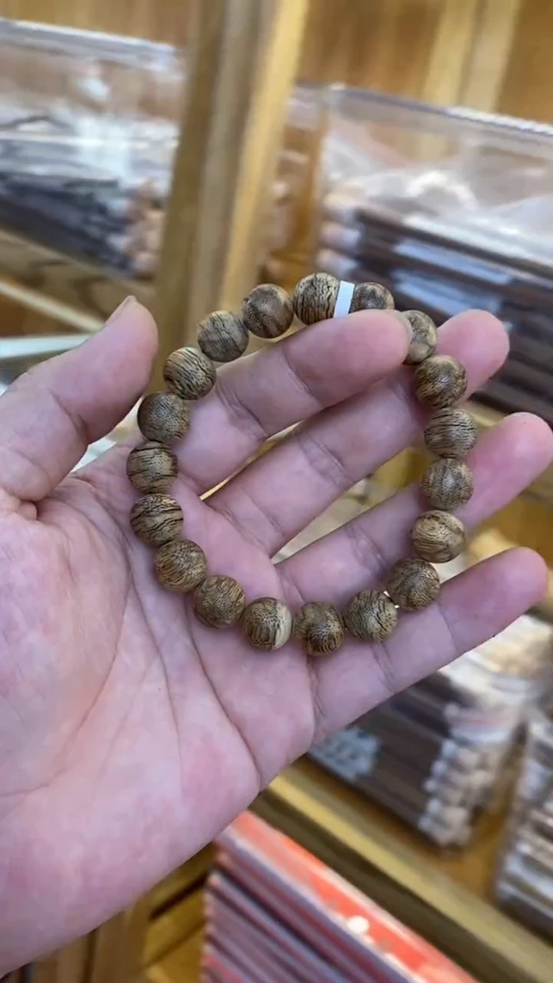沉香手串文莱圆珠单圈蟒皮纹1.1多样性发其一