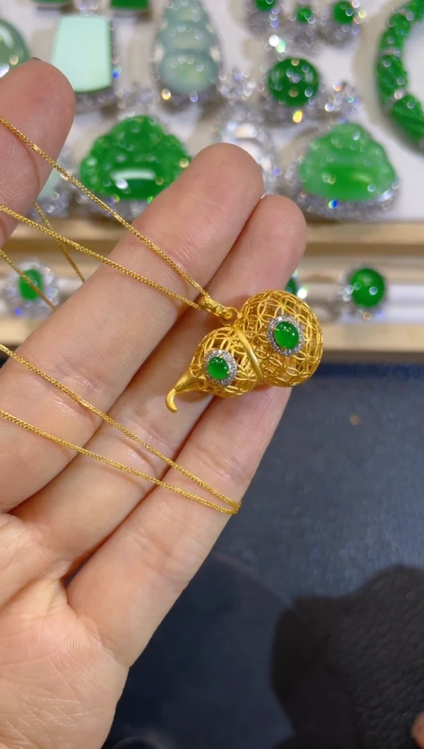 颈饰18K金镶嵌翡翠团购13