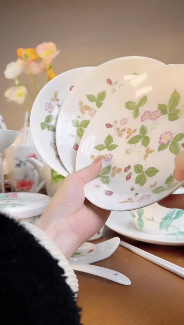 【闪购商品】高骨瓷7寸深盘3个高骨瓷7寸深盘3个