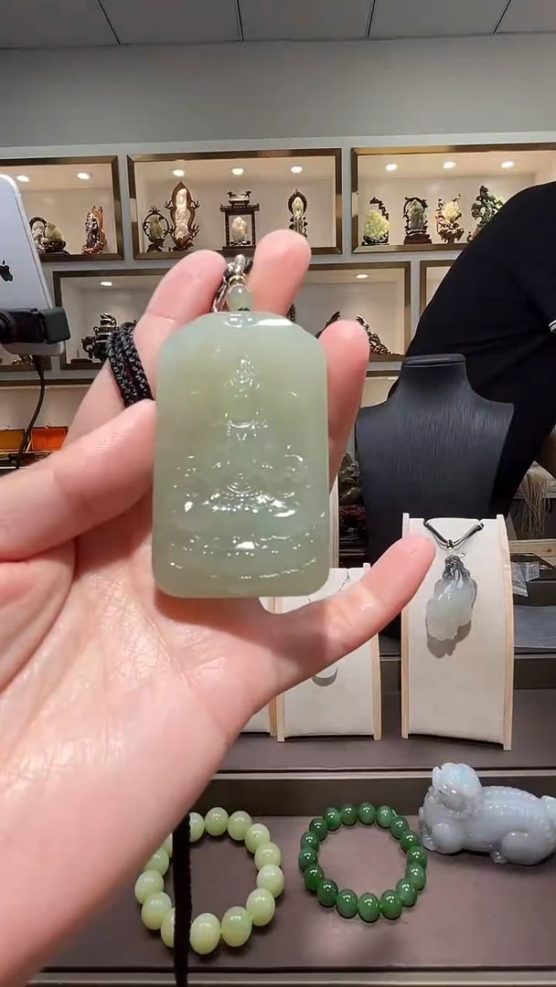 和田玉未镶嵌颈饰苏