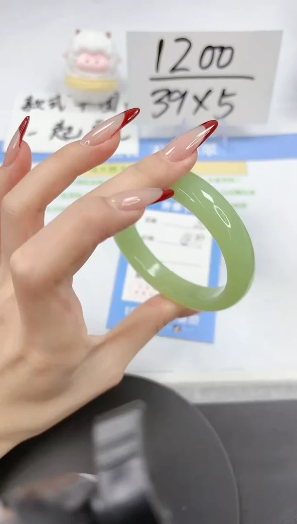 【闪购商品】石英质玉手镯未镶嵌A28-58.5