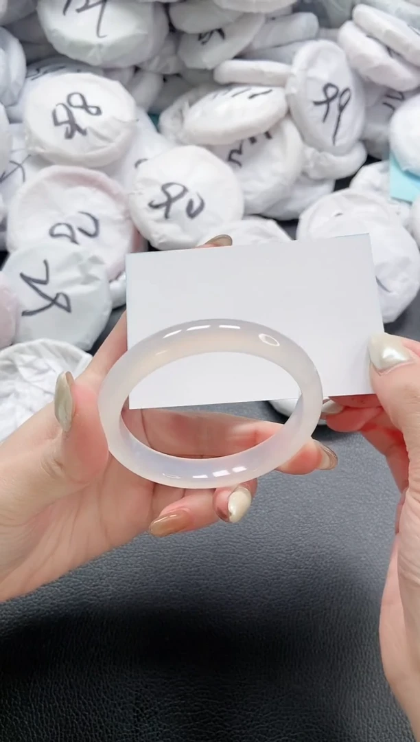 【闪购商品】石英质玉手镯未镶嵌 6L50-53