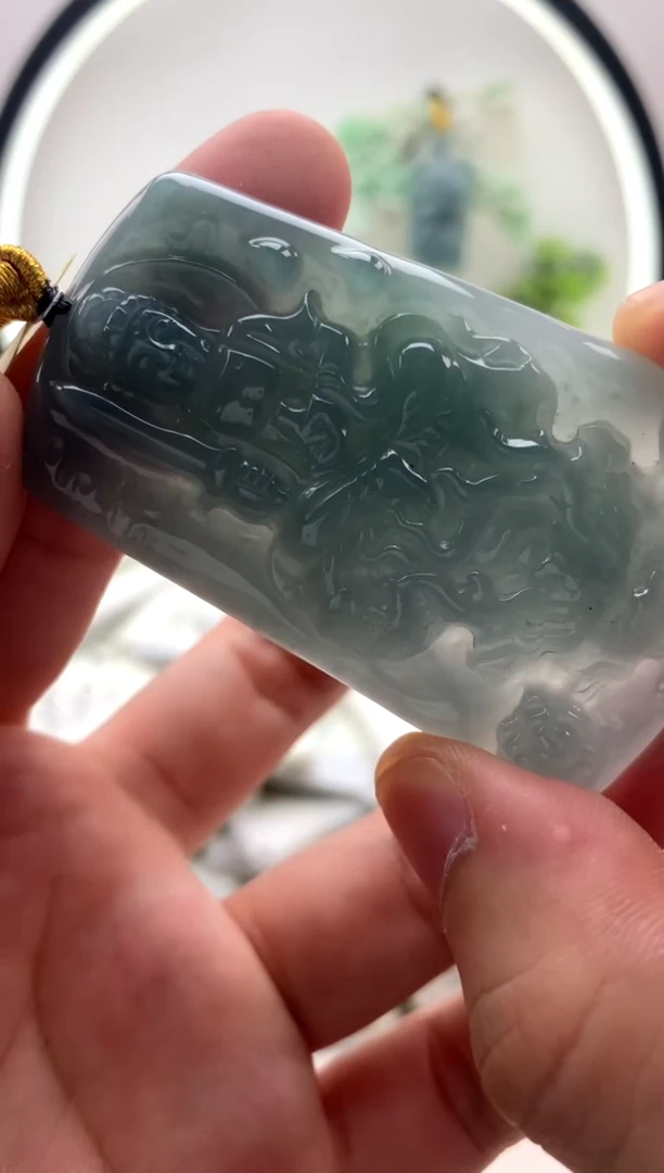 翡翠未镶嵌颈饰文殊