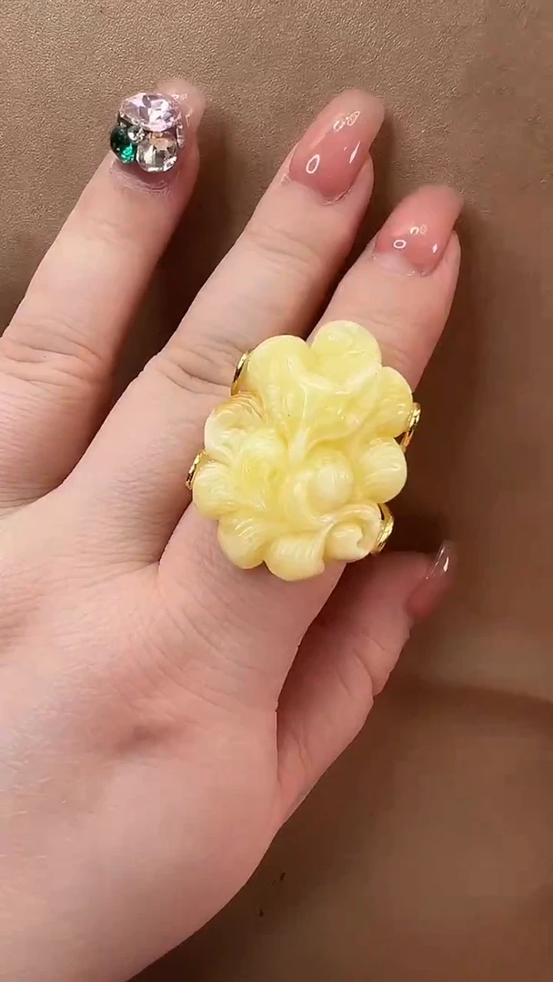 琥珀颈饰未镶嵌戒指