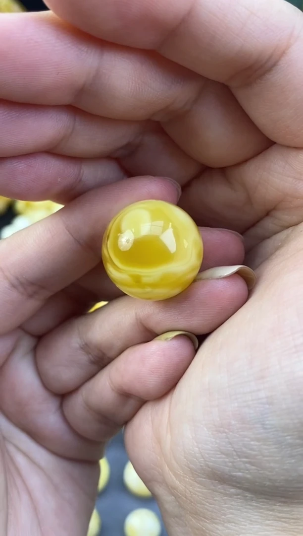 未镶嵌琥珀裸石月. 11/ 19.9 mm