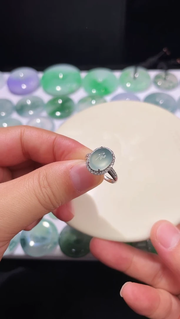 颈饰18K金镶嵌翡翠【64】戒指