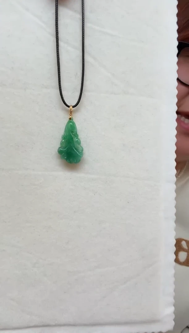 颈饰18K金镶嵌翡翠挂件