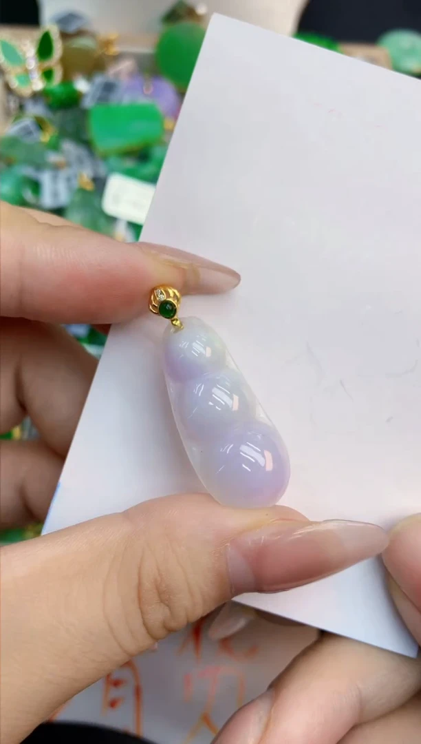 翡翠未镶嵌颈饰1