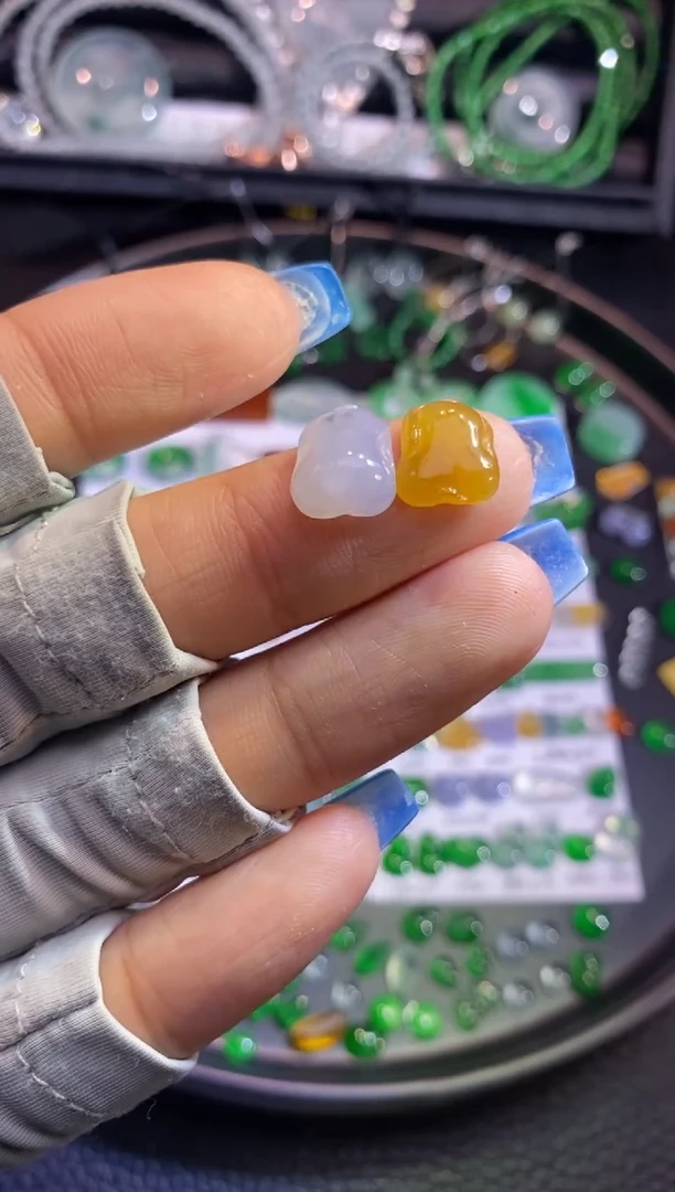 翡翠挂件未镶嵌白菜