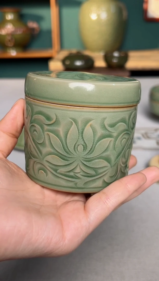 【闪购商品】其他纯手工秘色缠枝莲纹香财盒