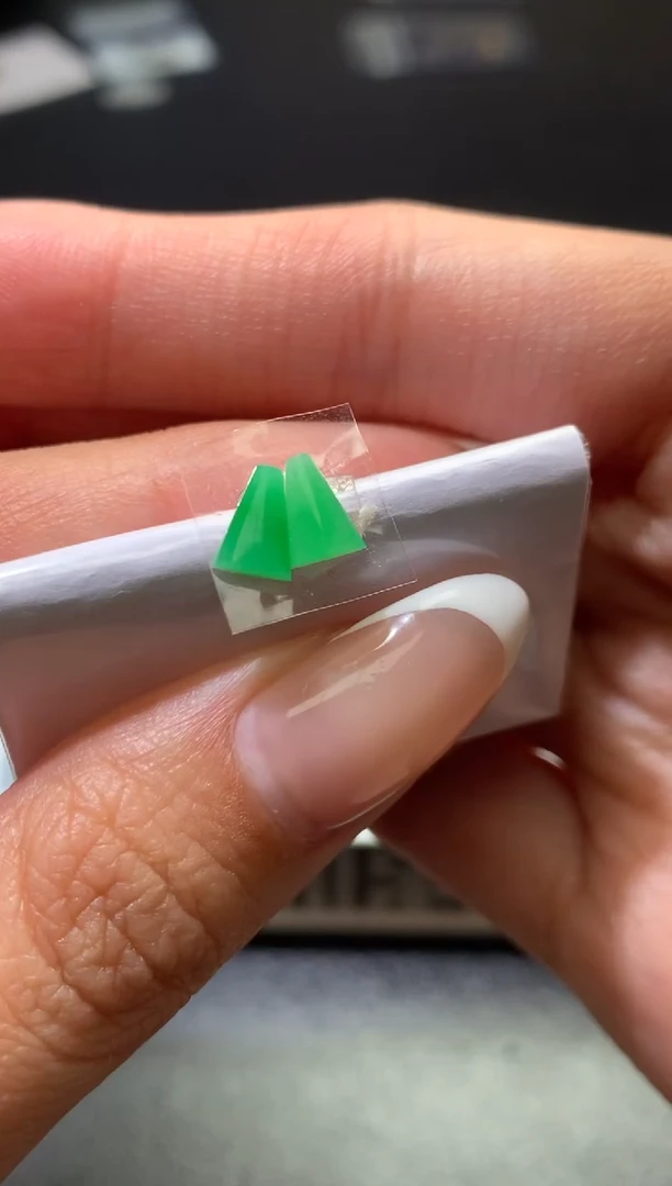 未镶嵌定制翡翠毛货 6.6-4.7-2