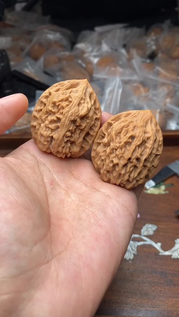 【闪购商品】文玩核桃把件A8号41尺鸡心