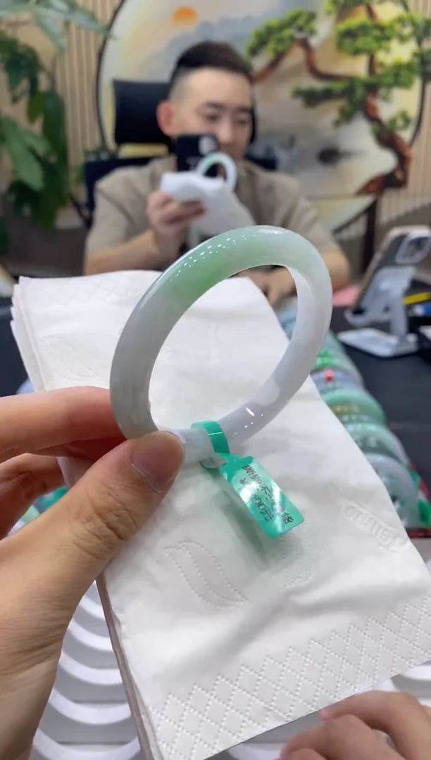 未镶嵌手镯翡翠50095