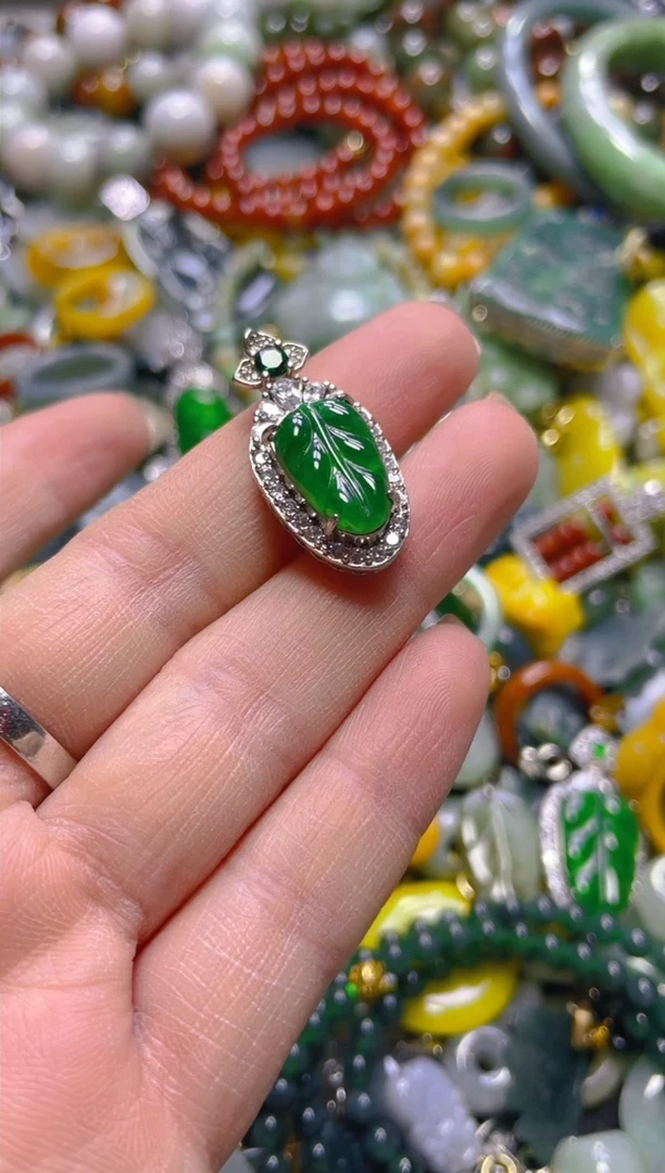 颈饰未镶嵌翡翠/Y/翡翠A货，一件也是批发价