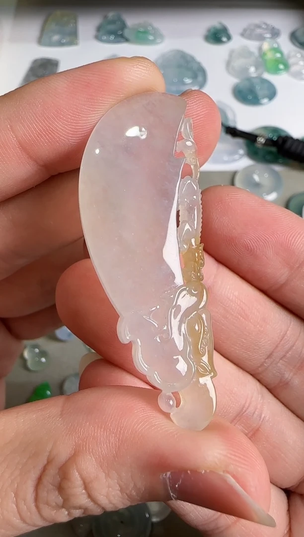 吊坠(不含链)未镶嵌翡翠.