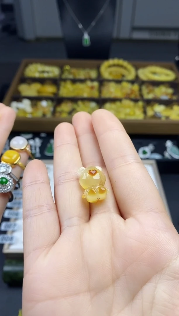 蜜蜡颈饰未镶嵌惠*大熊吊坠