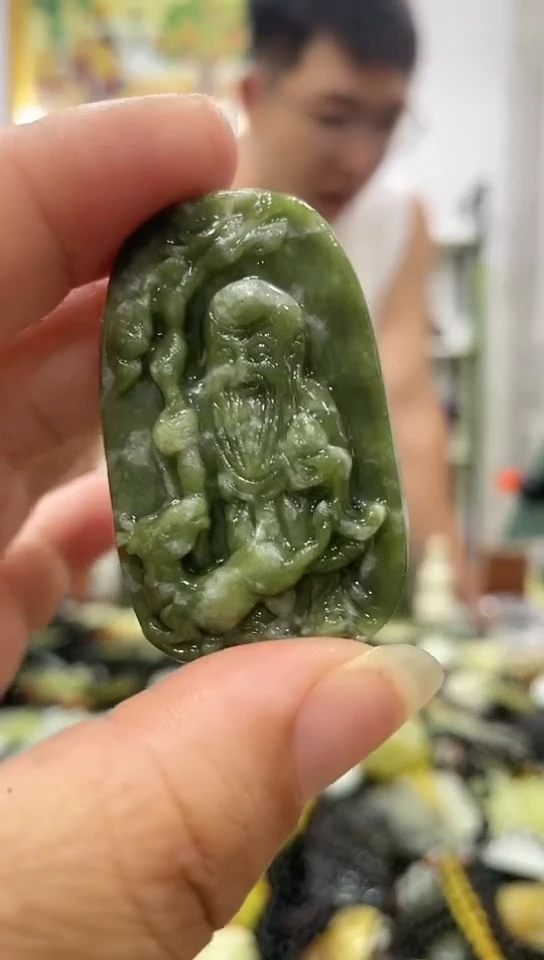岫玉未镶嵌挂件