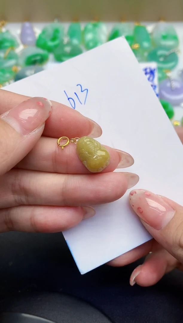 翡翠未镶嵌颈饰缅甸天然翡翠A货