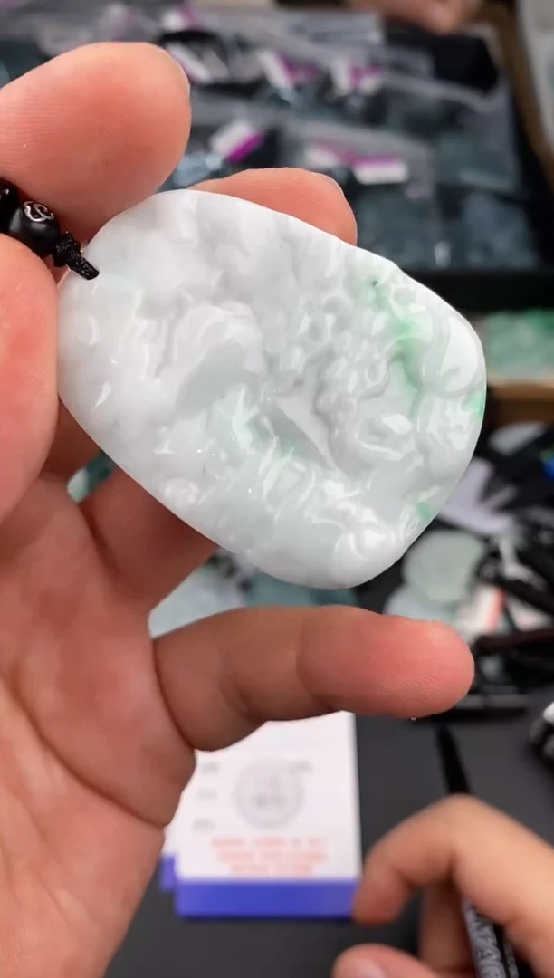 【闪购商品】翡翠颈饰未镶嵌  天然翡翠，一物一图