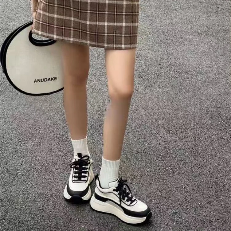 【年货品牌女鞋】潇洒一楼品牌厚底拼色休闲女鞋2293