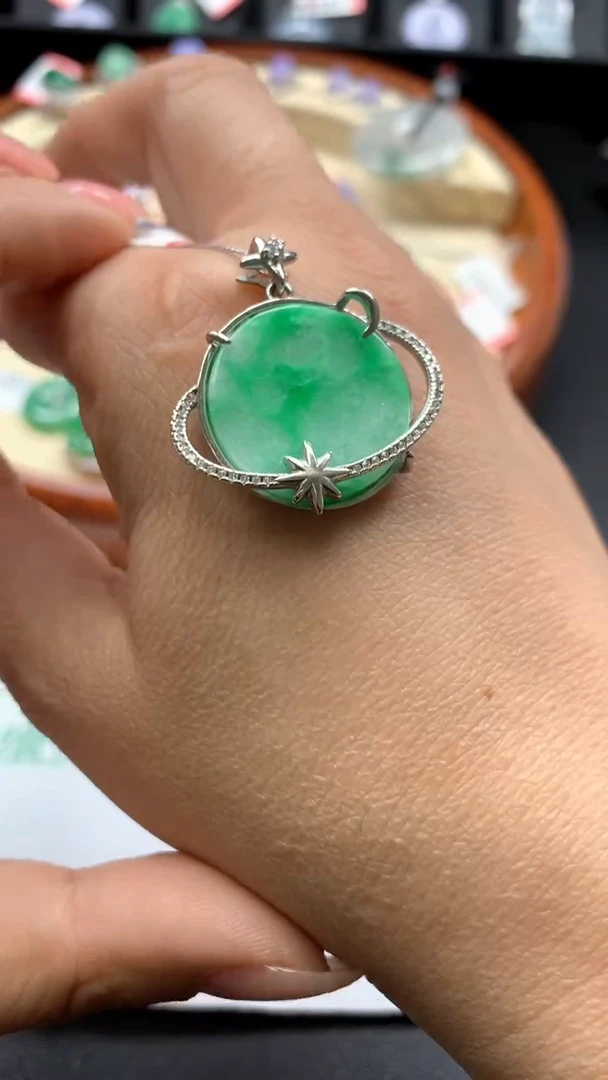 【闪购商品】翡翠吊坠(不含链)未镶嵌天然A货翡翠