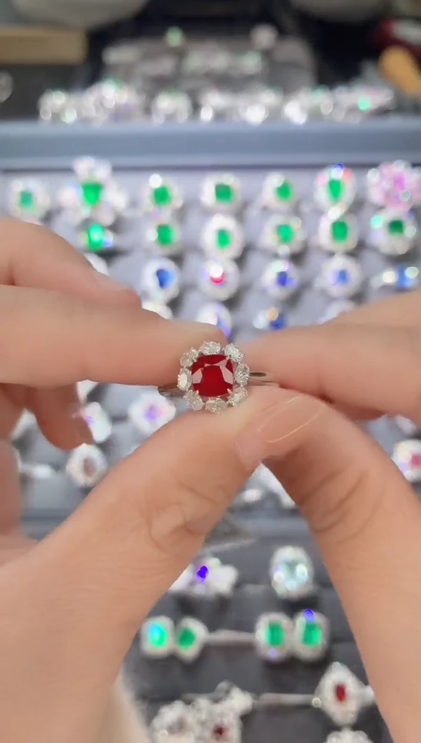 18K金镶嵌戒指红宝石-1.2克拉*无烧