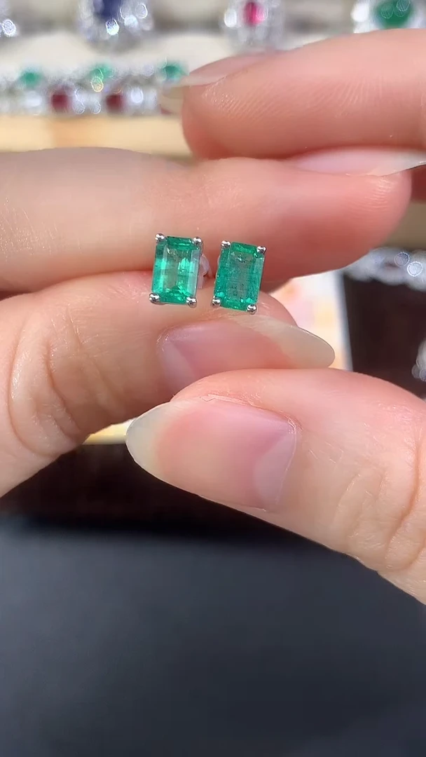 18K金镶嵌耳饰祖母绿D393|1980