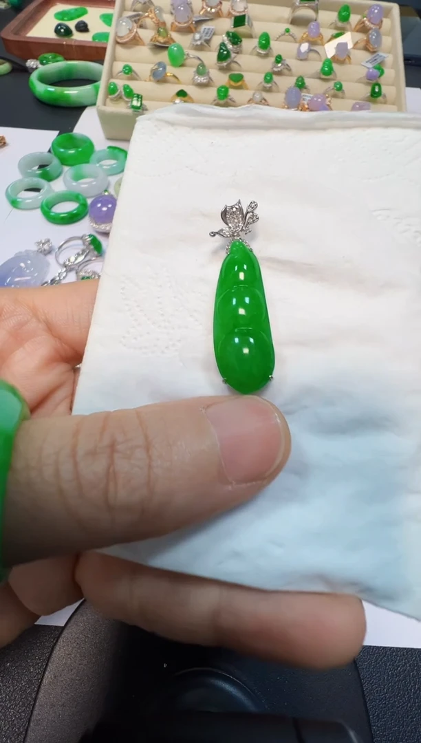 吊坠(不含链)18K金镶嵌翡翠喜****猫22000