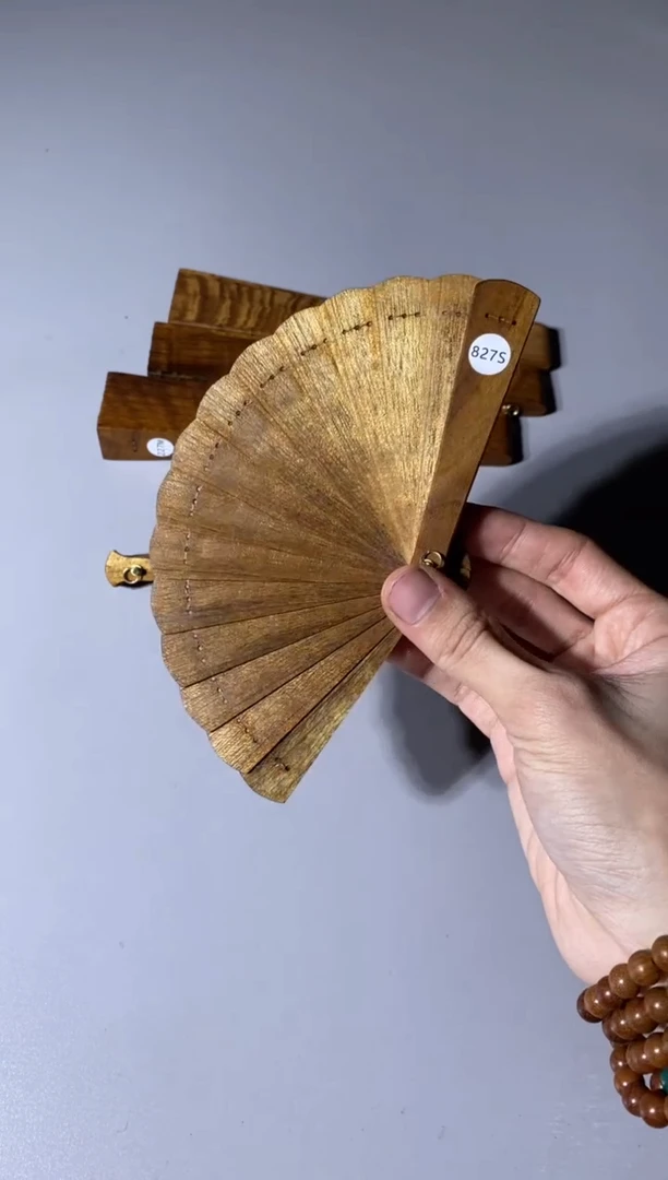 【闪购商品】金丝楠木雕827号10cm金丝楠木小叶桢楠掌中扇