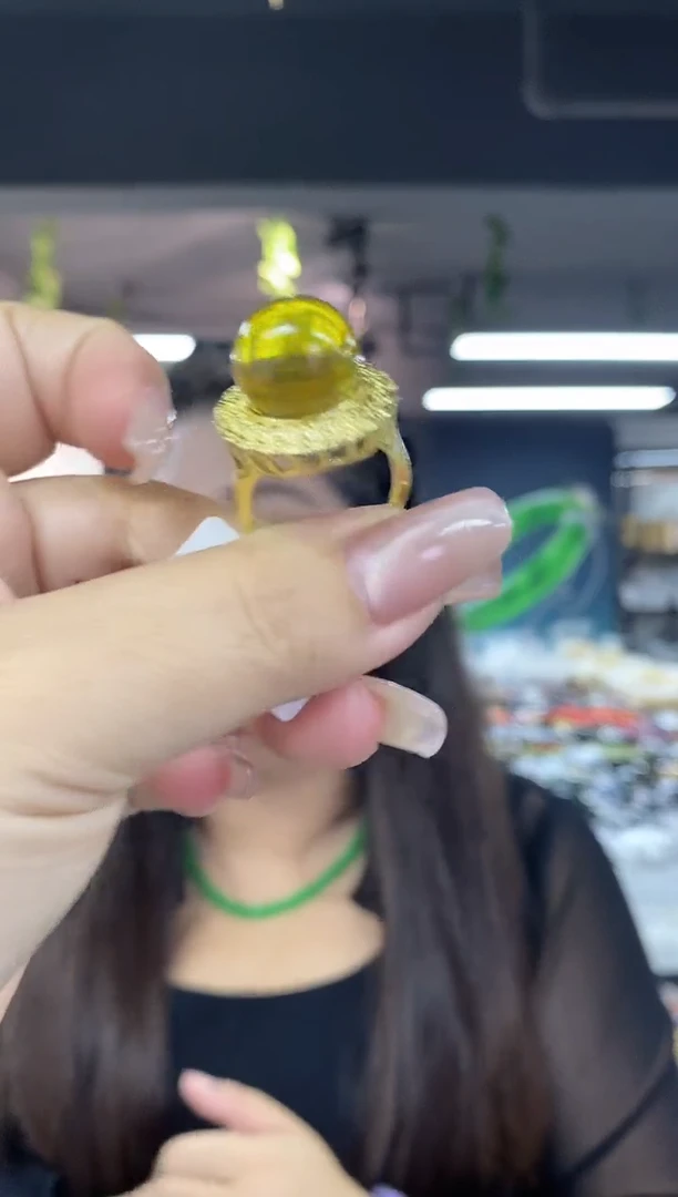 未镶嵌蓝珀裸石多样性发其一颜色微差