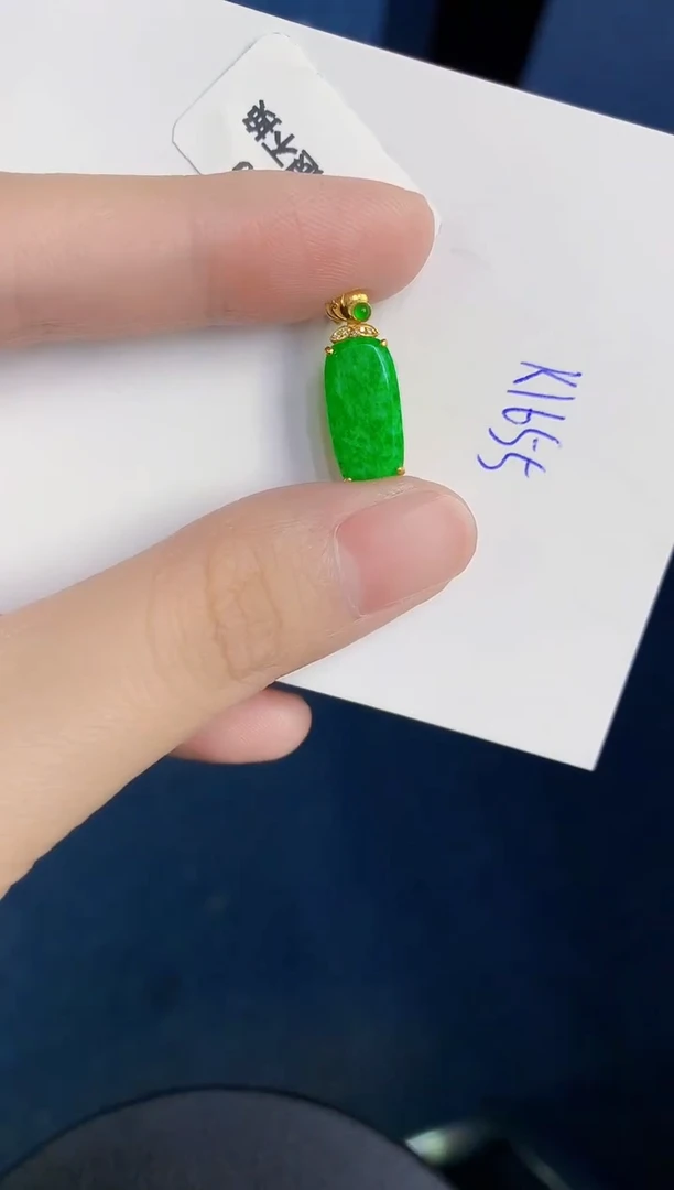 颈饰18K金镶嵌翡翠天然翡翠缅甸A货