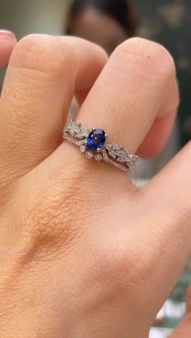 戒指蓝宝石18K金镶嵌主石：0.58ct
