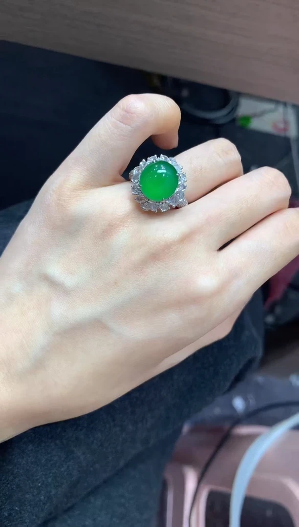 18K金镶嵌戒指翡翠82