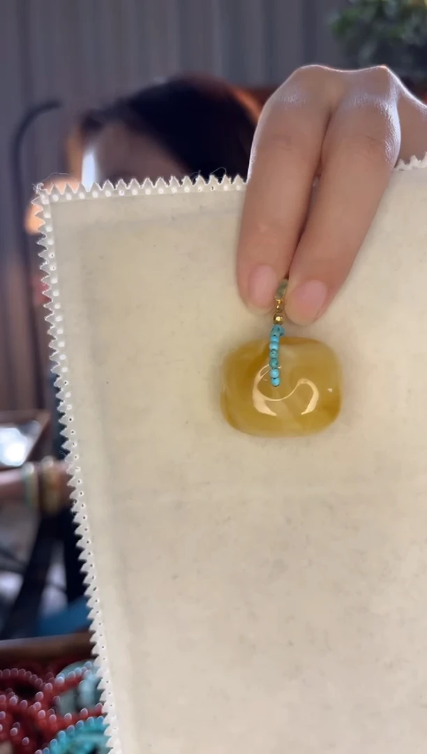 未镶嵌颈饰蜜蜡蜜蜡高品质吊坠