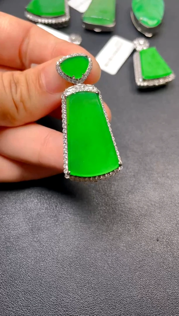 银S925镶嵌挂件翡翠吊坠