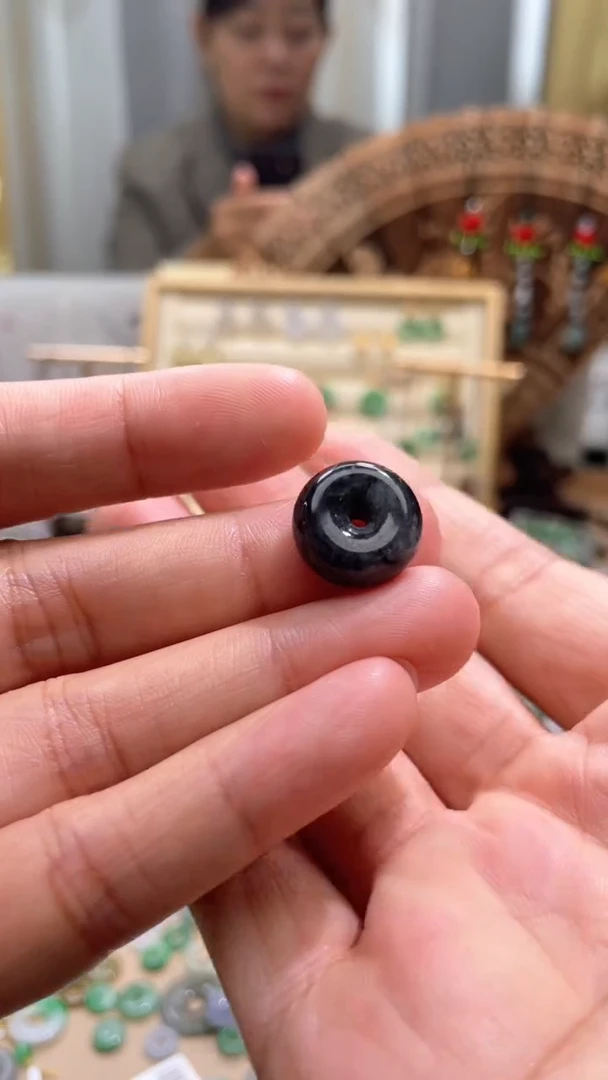 【闪购商品】翡翠颈饰未镶嵌平安扣