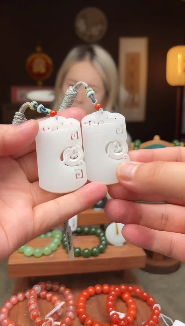 未镶嵌和田玉把件简****eYAN95-龙凤牌