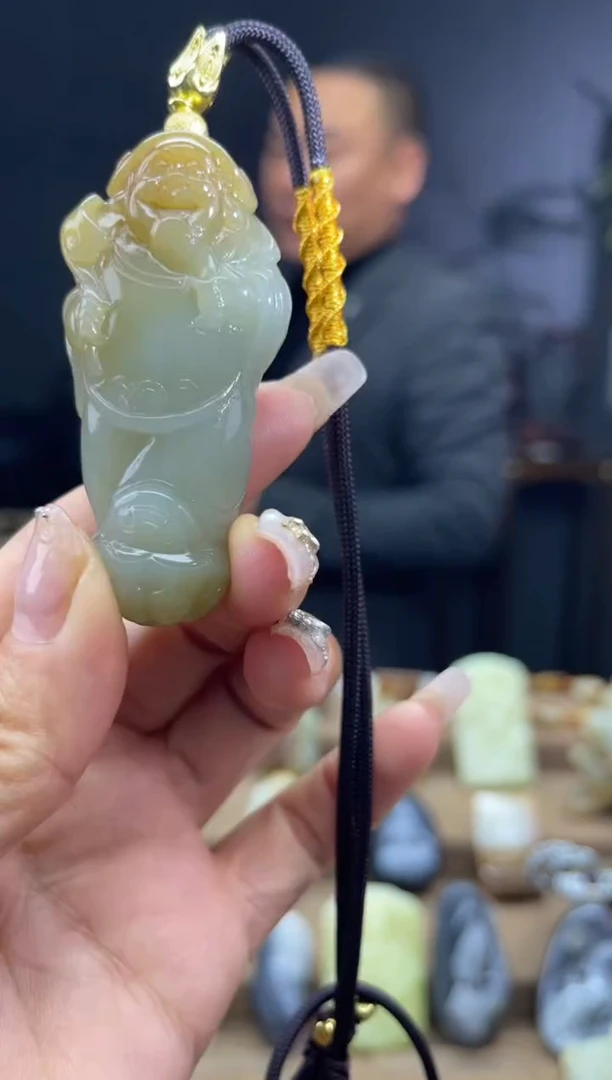 颈饰未镶嵌和田玉1