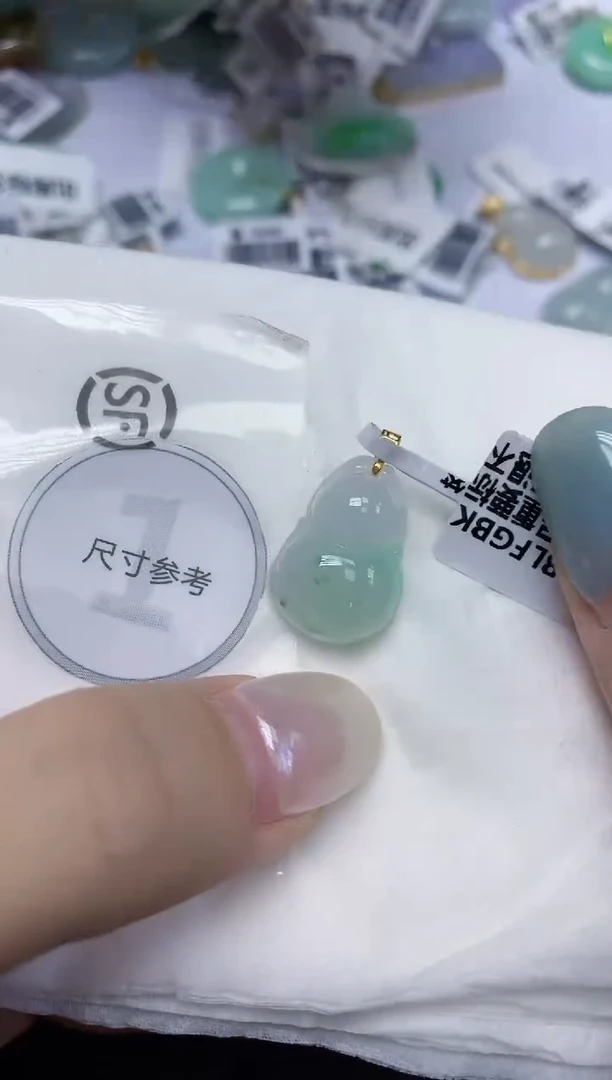 翡翠18K金镶嵌颈饰天然缅甸翡翠A货百元以上9元证书费自理