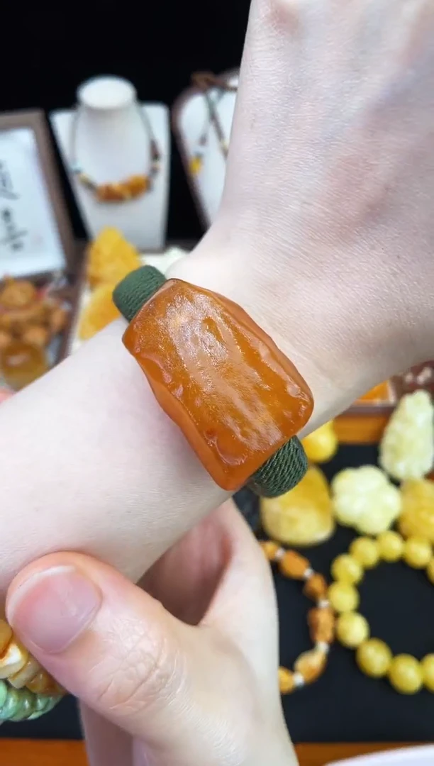 琥珀未镶嵌珠宝奇石柒月