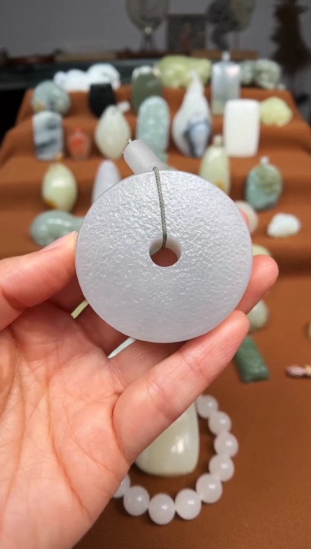 颈饰未镶嵌和田玉平安扣