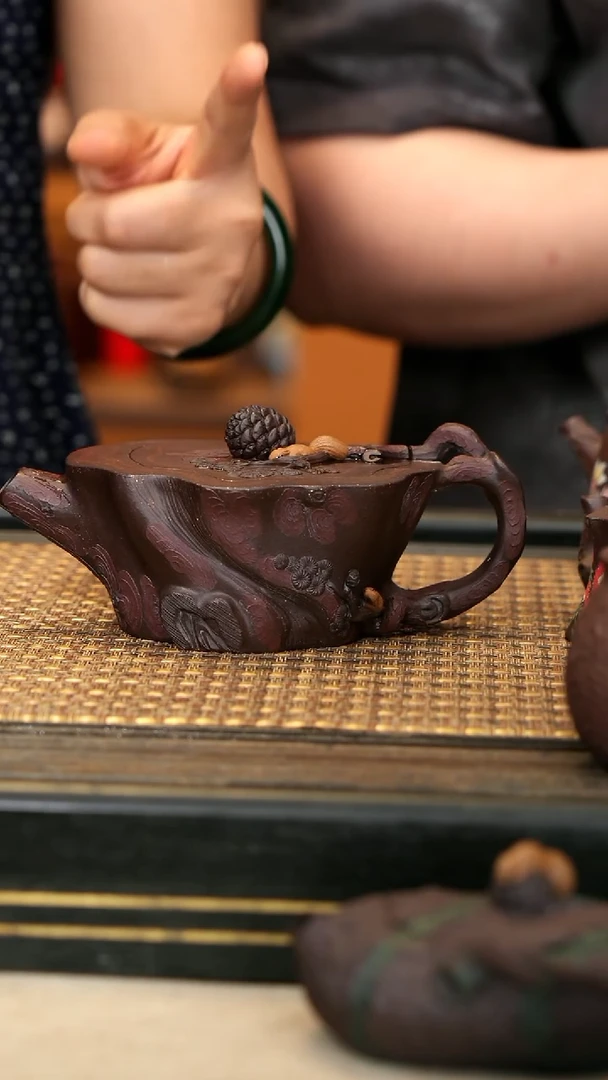 茶壶紫砂XS33《小松王》紫玉金砂